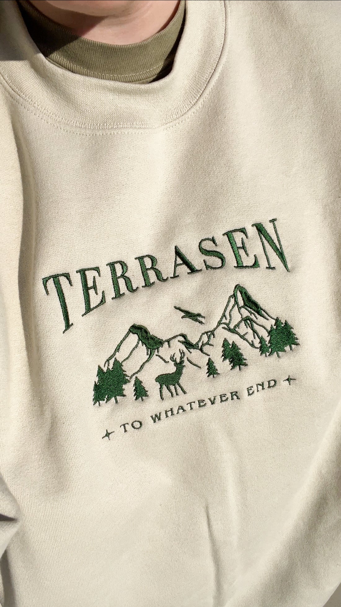 Terrasen Embroidered Crewneck