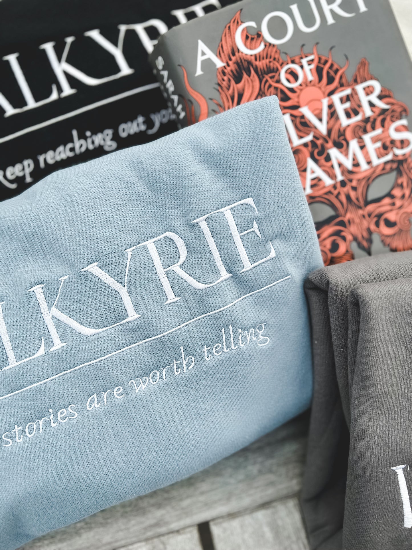 VALKYRIE CREWNECK - GWYN